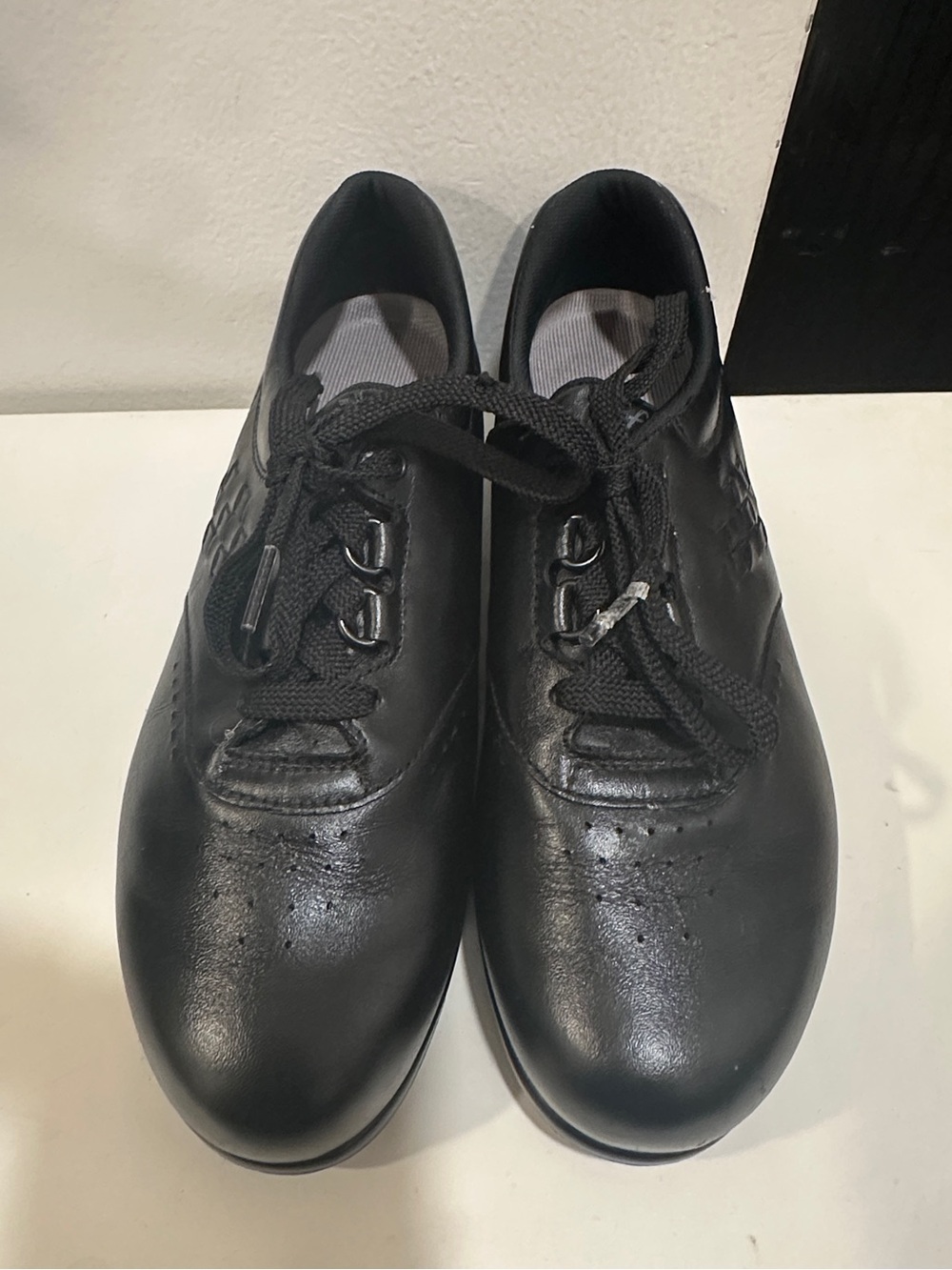 SAS Free Time - Walking Shoe lace up size 6M EUC